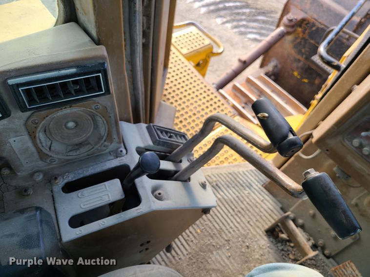 image for item DN5687 1983 Caterpillar D8L  dozer