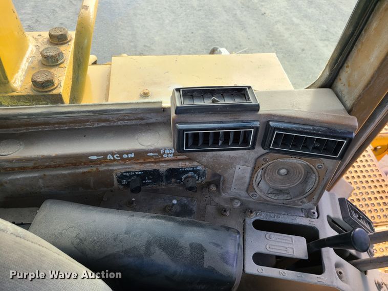 image for item DN5687 1983 Caterpillar D8L  dozer