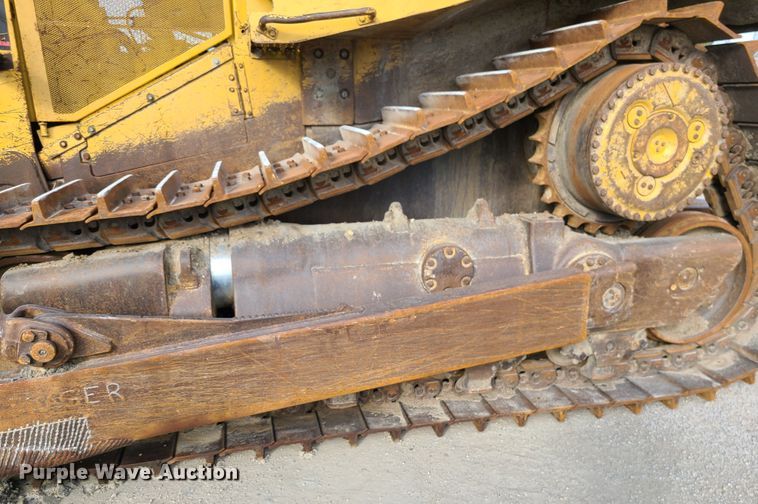 image for item DN5687 1983 Caterpillar D8L  dozer