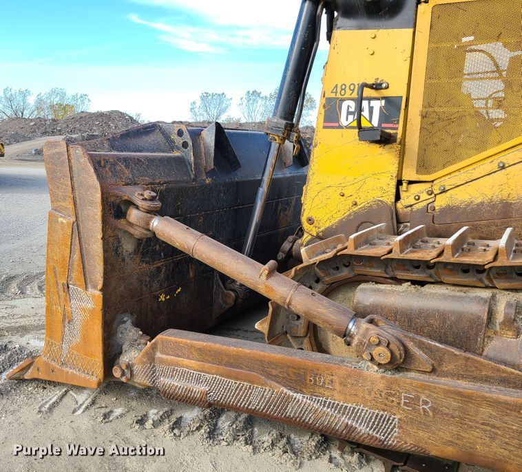 image for item DN5687 1983 Caterpillar D8L  dozer