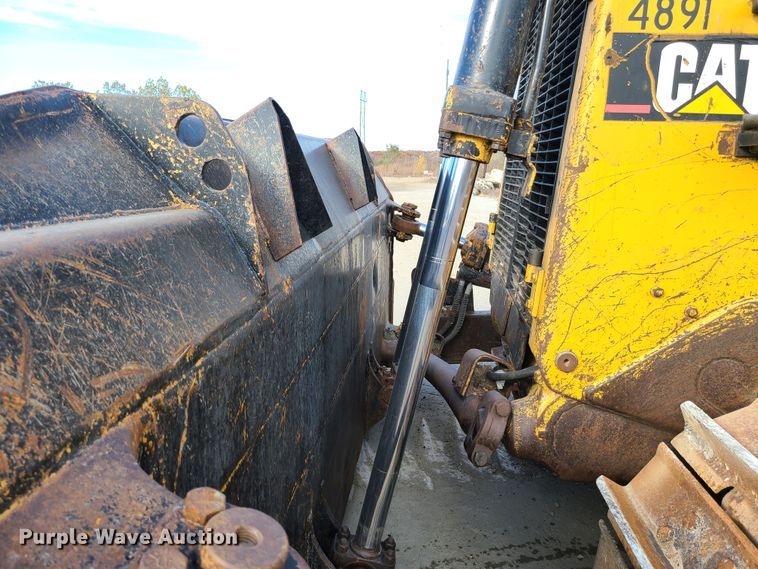 image for item DN5687 1983 Caterpillar D8L  dozer