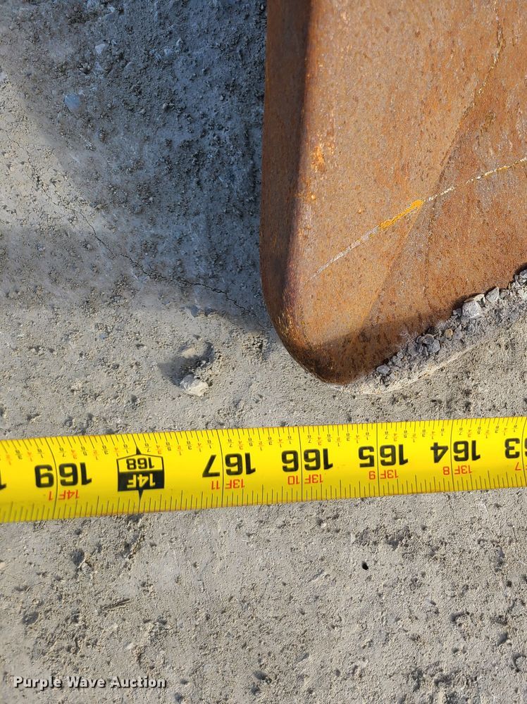 image for item DN5687 1983 Caterpillar D8L  dozer