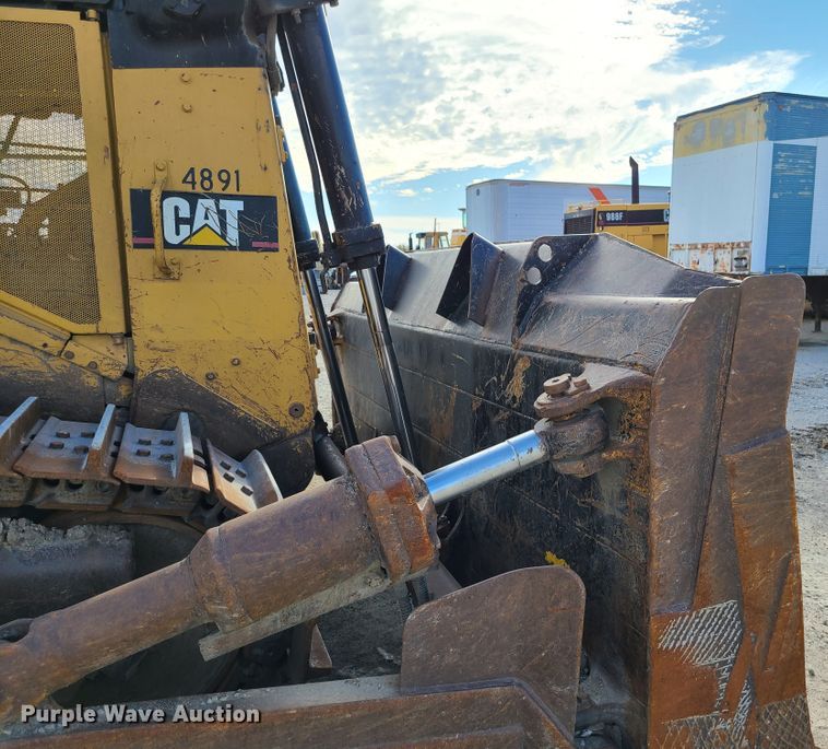 image for item DN5687 1983 Caterpillar D8L  dozer