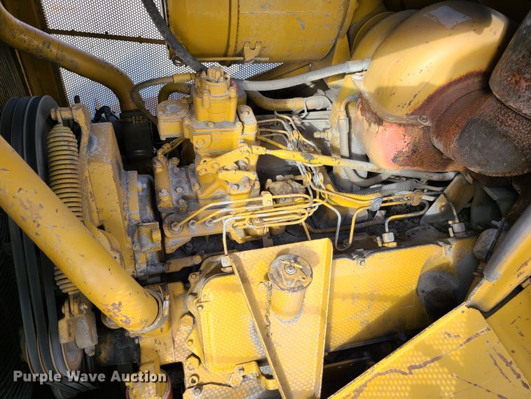image for item DN5687 1983 Caterpillar D8L  dozer