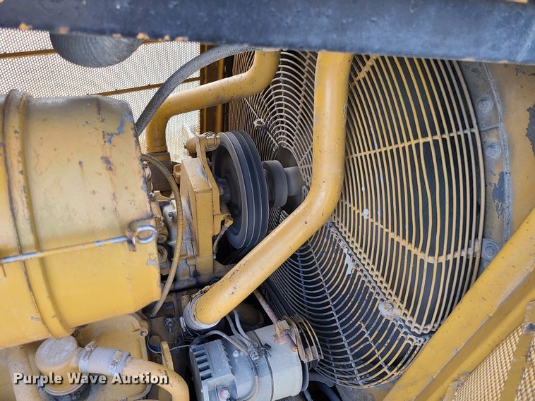 image for item DN5687 1983 Caterpillar D8L  dozer