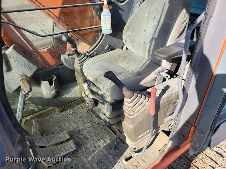 image for item DN5688 2006 Hitachi ZX200LC  excavator