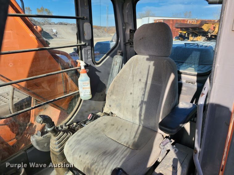 image for item DN5688 2006 Hitachi ZX200LC  excavator