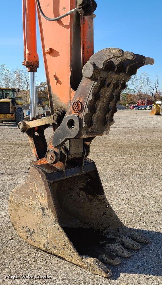 image for item DN5688 2006 Hitachi ZX200LC  excavator