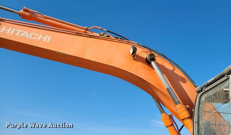 image for item DN5688 2006 Hitachi ZX200LC  excavator