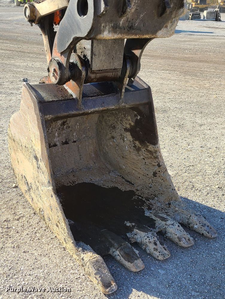 image for item DN5688 2006 Hitachi ZX200LC  excavator