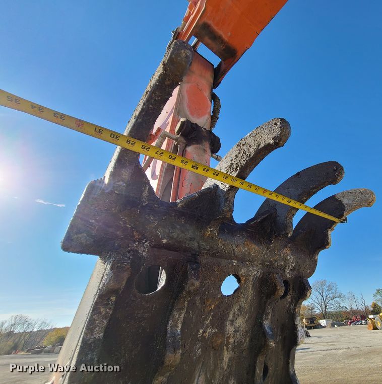 image for item DN5688 2006 Hitachi ZX200LC  excavator