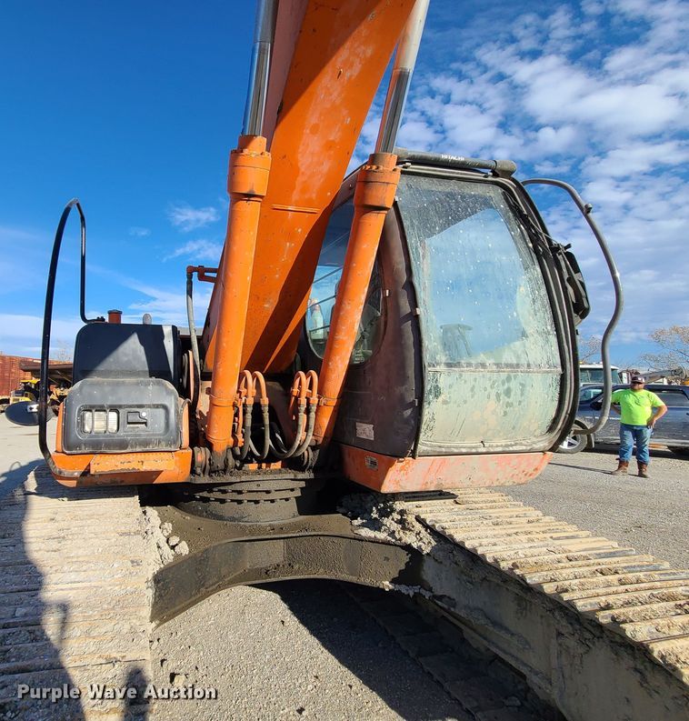 image for item DN5688 2006 Hitachi ZX200LC  excavator