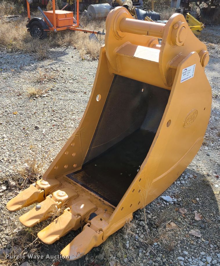 Geith 30"W excavator bucket in Kansas City, MO Item DN5698 sold
