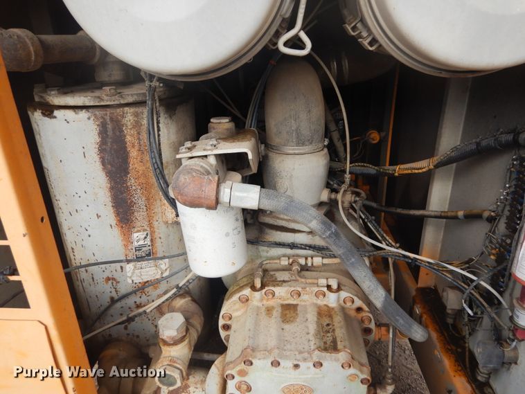 image for item DN6256 Sullair  air compressor