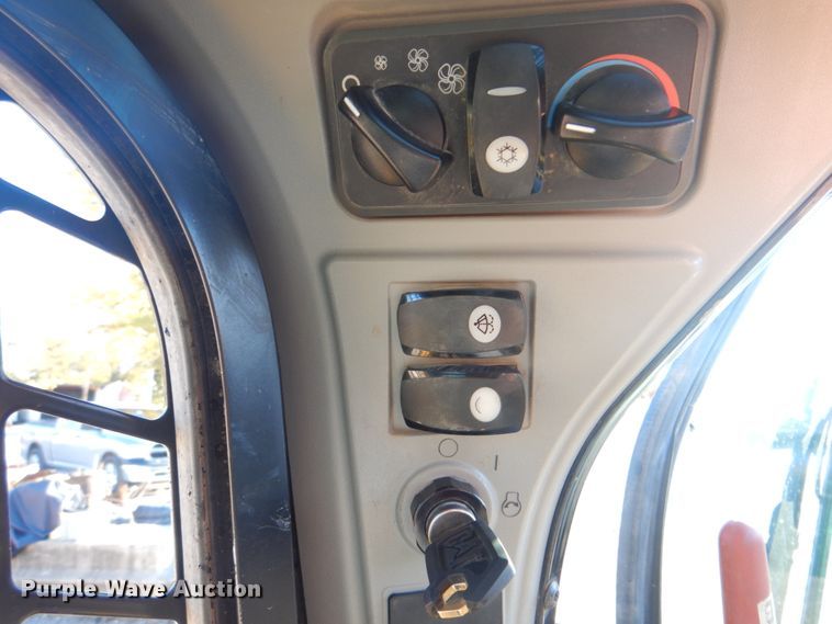 image for item DN6548 2014 Caterpillar 289D  tracked skid steer loader