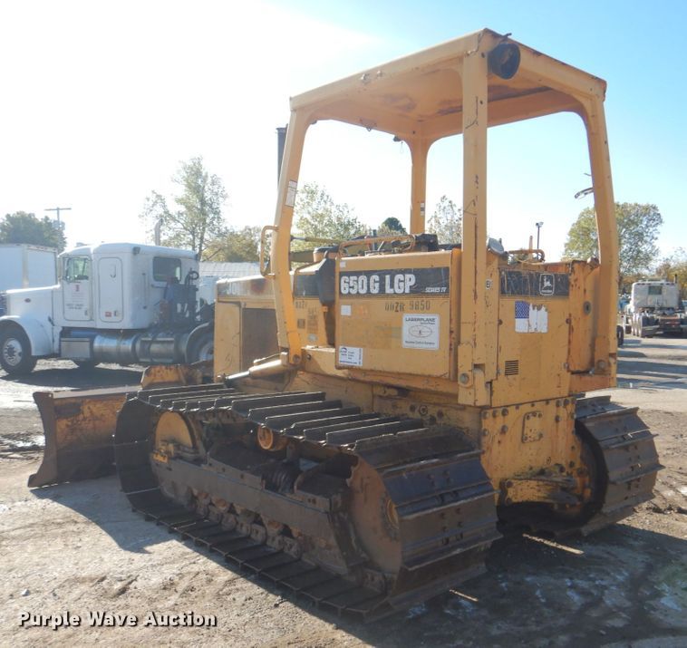 image for item DN6550 1996 John Deere 650G LGP Series IV  dozer