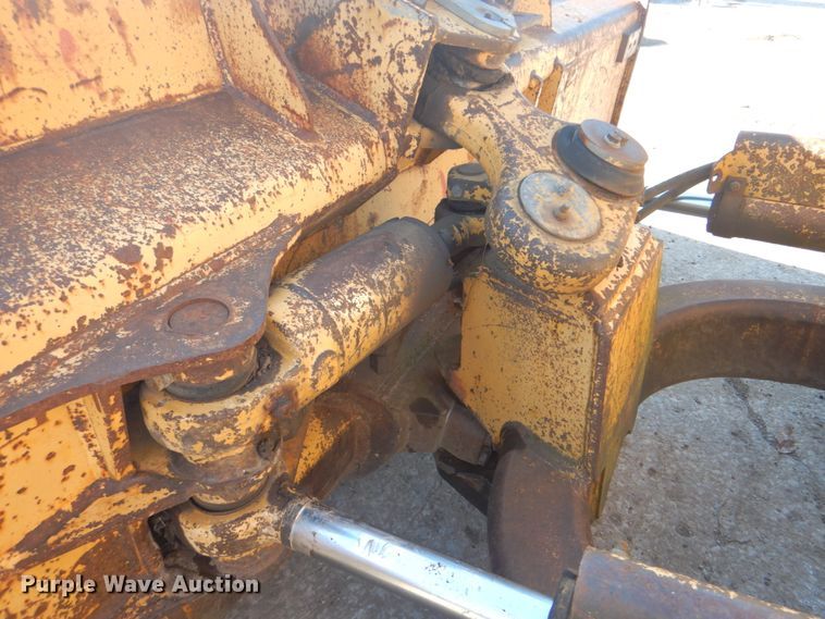 image for item DN6550 1996 John Deere 650G LGP Series IV  dozer