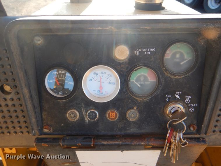 image for item DN6550 1996 John Deere 650G LGP Series IV  dozer