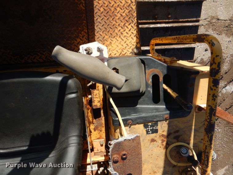 image for item DN6550 1996 John Deere 650G LGP Series IV  dozer