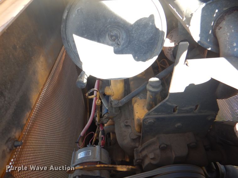 image for item DN6550 1996 John Deere 650G LGP Series IV  dozer