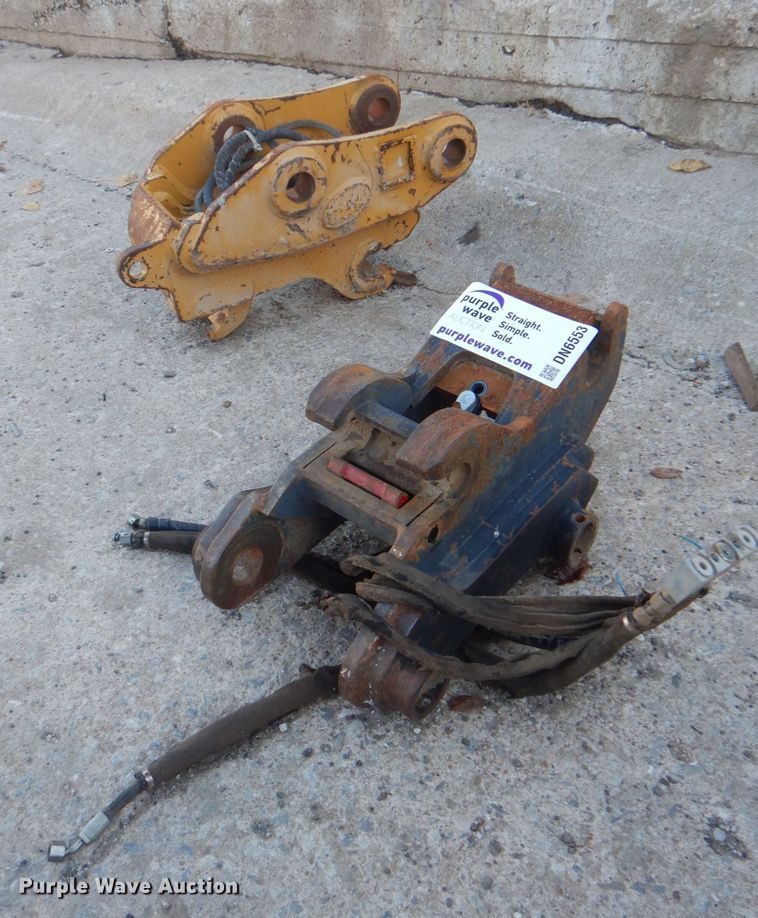 image for item DN6553 (2) hydraulic quick connects