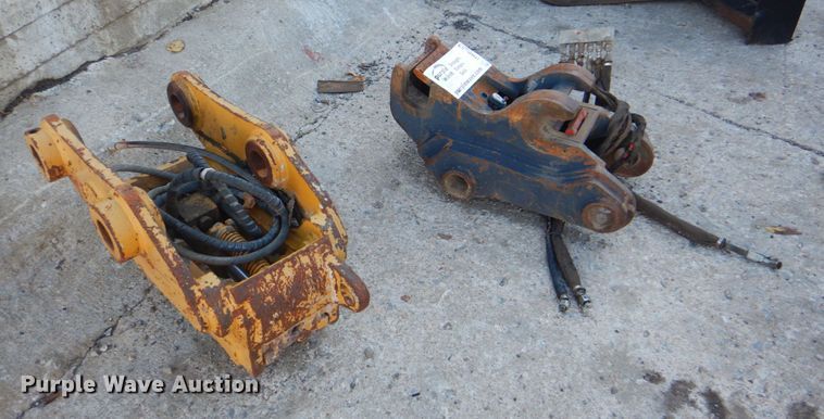 image for item DN6553 (2) hydraulic quick connects