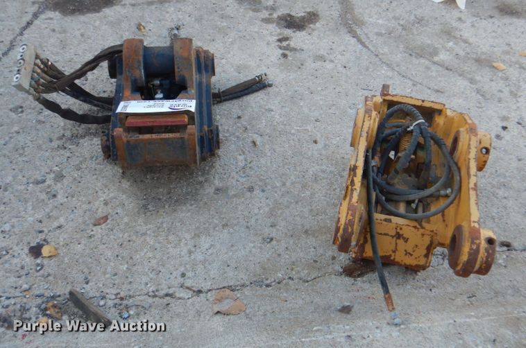 image for item DN6553 (2) hydraulic quick connects