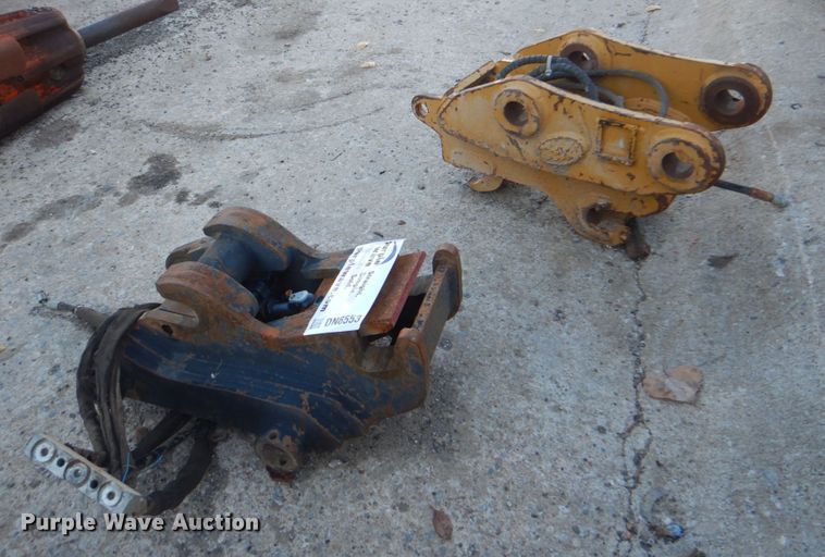 image for item DN6553 (2) hydraulic quick connects