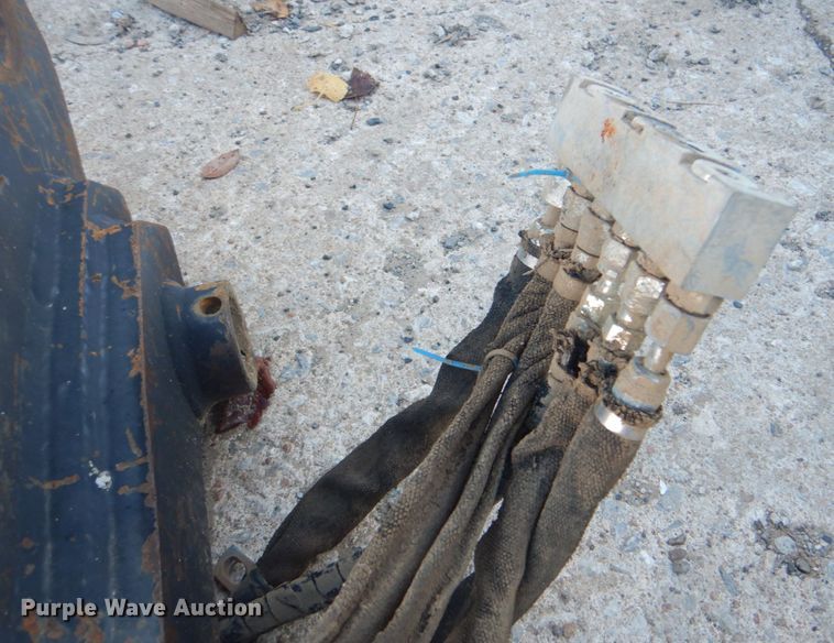 image for item DN6553 (2) hydraulic quick connects