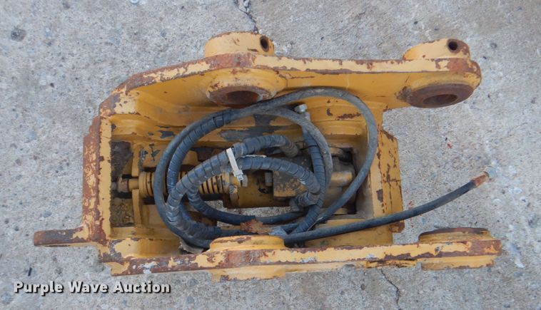 image for item DN6553 (2) hydraulic quick connects