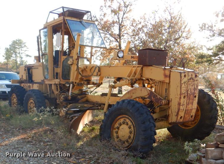 image for item DN6556 1986 Mitsubishi MG400  motor grader