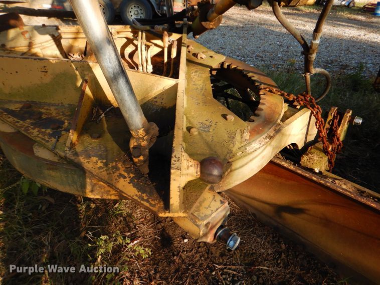 image for item DN6556 1986 Mitsubishi MG400  motor grader