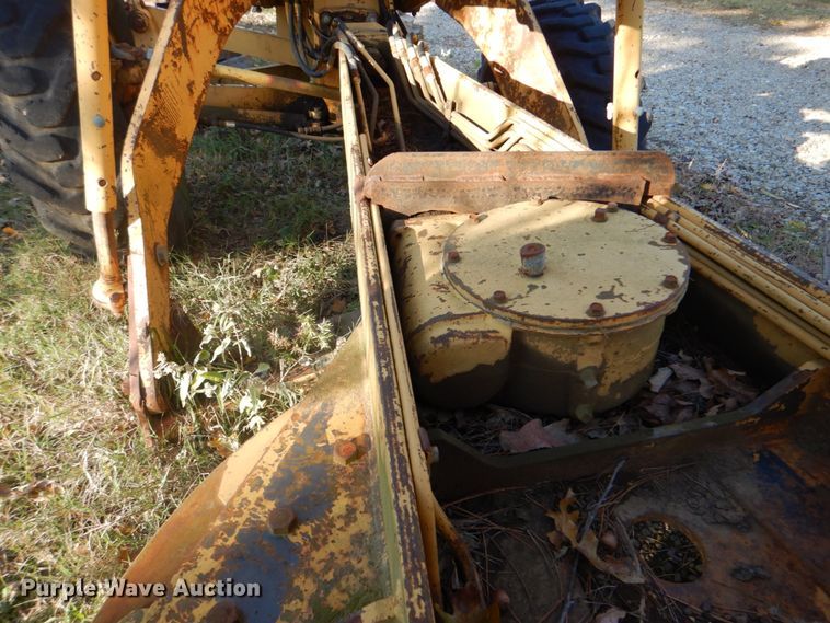 image for item DN6556 1986 Mitsubishi MG400  motor grader