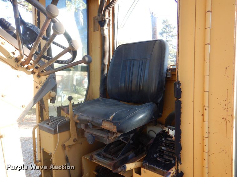 image for item DN6556 1986 Mitsubishi MG400  motor grader