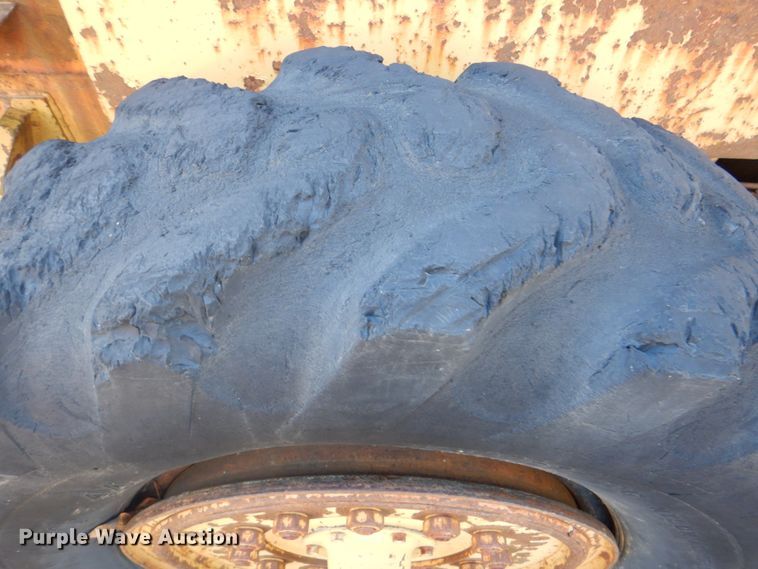 image for item DN6556 1986 Mitsubishi MG400  motor grader