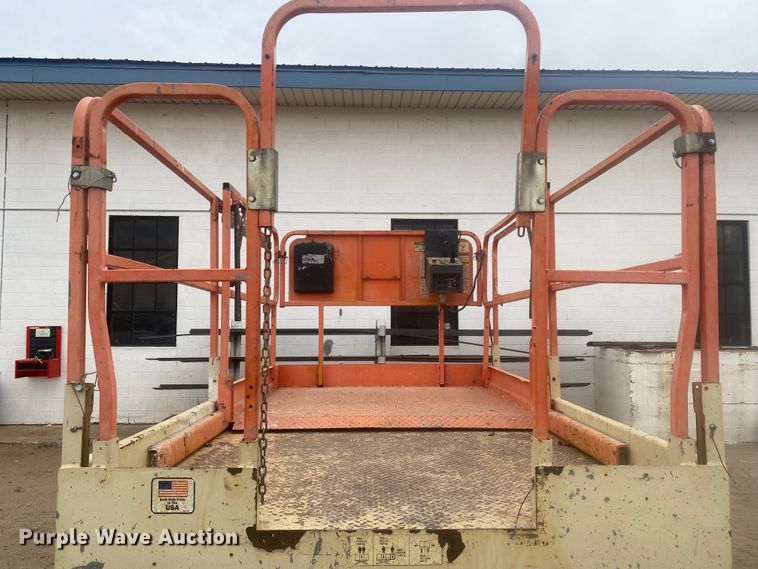 image for item EX9650 2007 JLG 260MRT  scissor lift