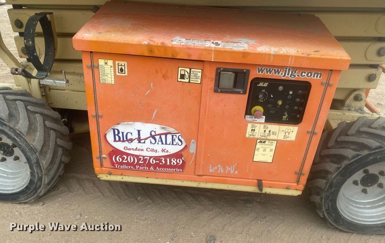 image for item EX9650 2007 JLG 260MRT  scissor lift
