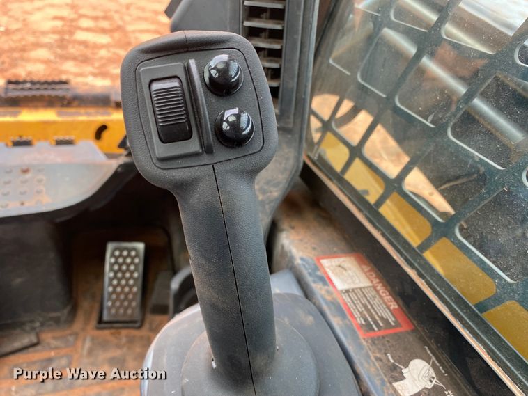 image for item EX9655 2011 John Deere 333D  tracked skid steer loader