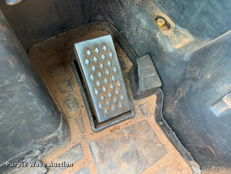 image for item EX9655 2011 John Deere 333D  tracked skid steer loader