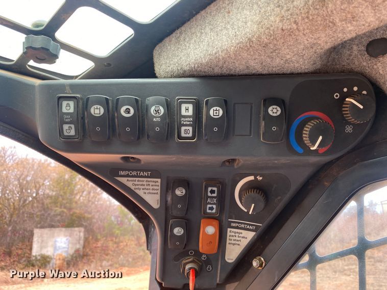 image for item EX9655 2011 John Deere 333D  tracked skid steer loader