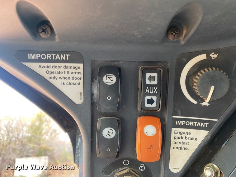 image for item EX9655 2011 John Deere 333D  tracked skid steer loader