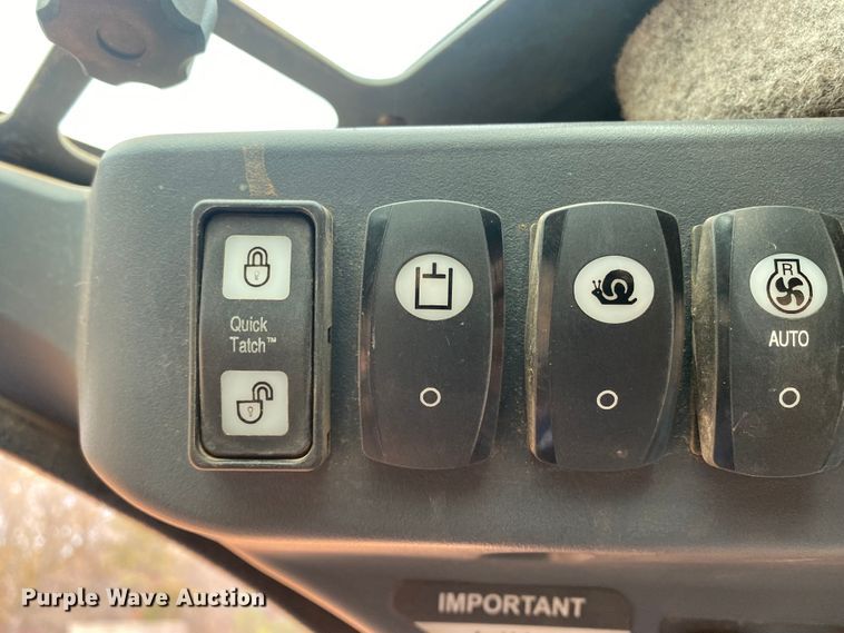 image for item EX9655 2011 John Deere 333D  tracked skid steer loader