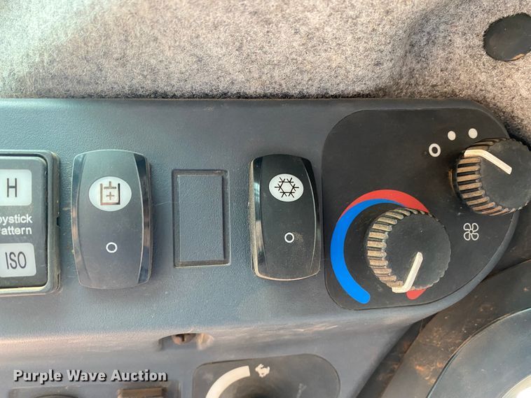 image for item EX9655 2011 John Deere 333D  tracked skid steer loader