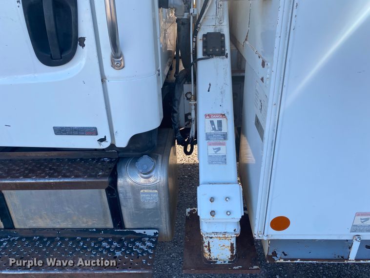 image for item EX9657 2006 International Business Class M2  pressure digger truck