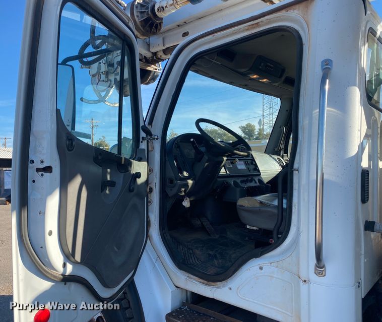 image for item EX9657 2006 International Business Class M2  pressure digger truck