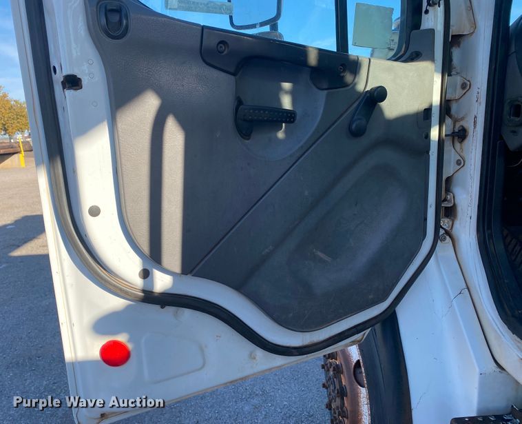 image for item EX9657 2006 International Business Class M2  pressure digger truck