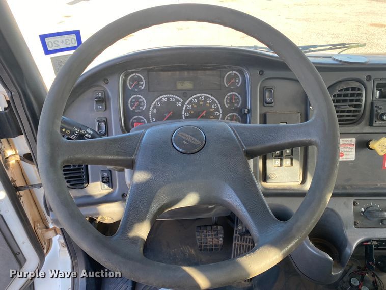 image for item EX9657 2006 International Business Class M2  pressure digger truck