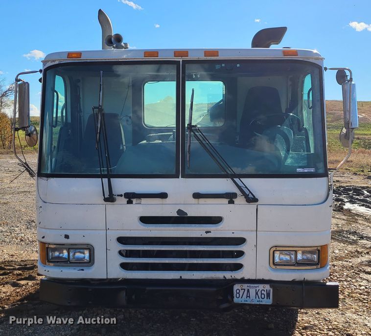 image for item EZ9239 2007 American Lafrance Condor  truck cab and chassis