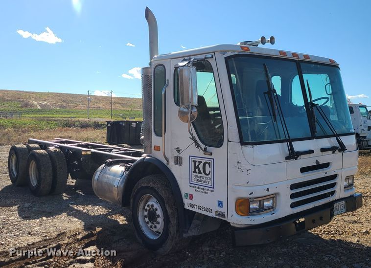 image for item EZ9239 2007 American Lafrance Condor  truck cab and chassis