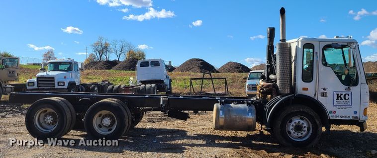 image for item EZ9239 2007 American Lafrance Condor  truck cab and chassis